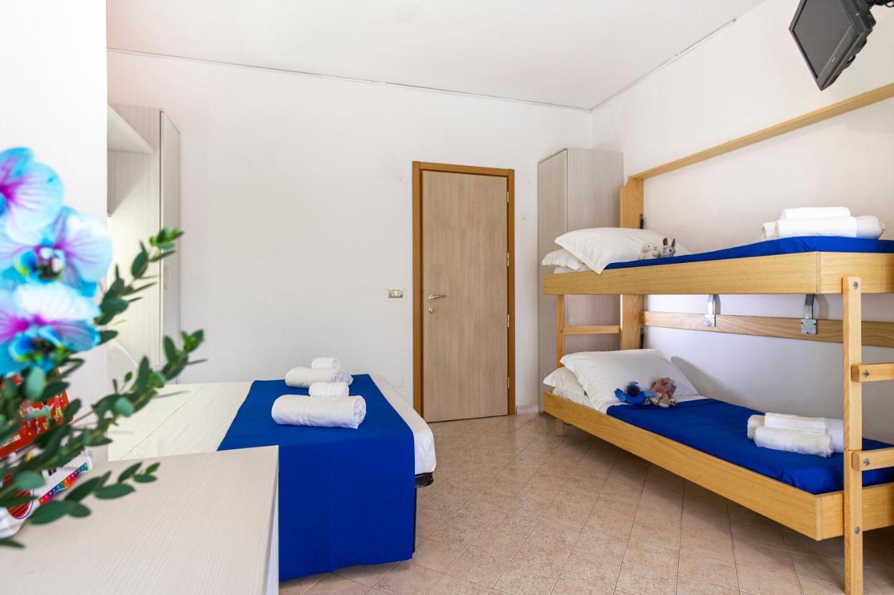 Hotel Tre Rose Riccione Exterior foto