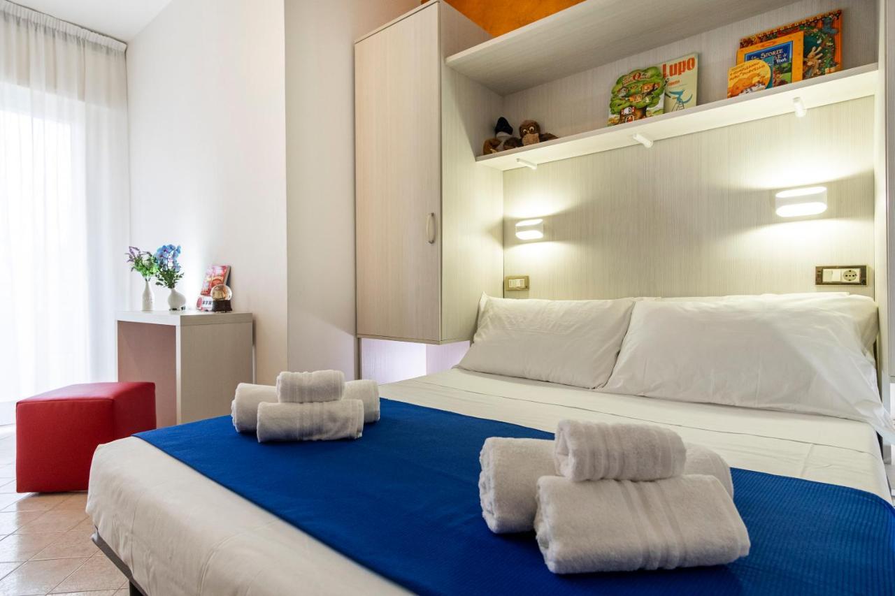 Hotel Tre Rose Riccione Exterior foto