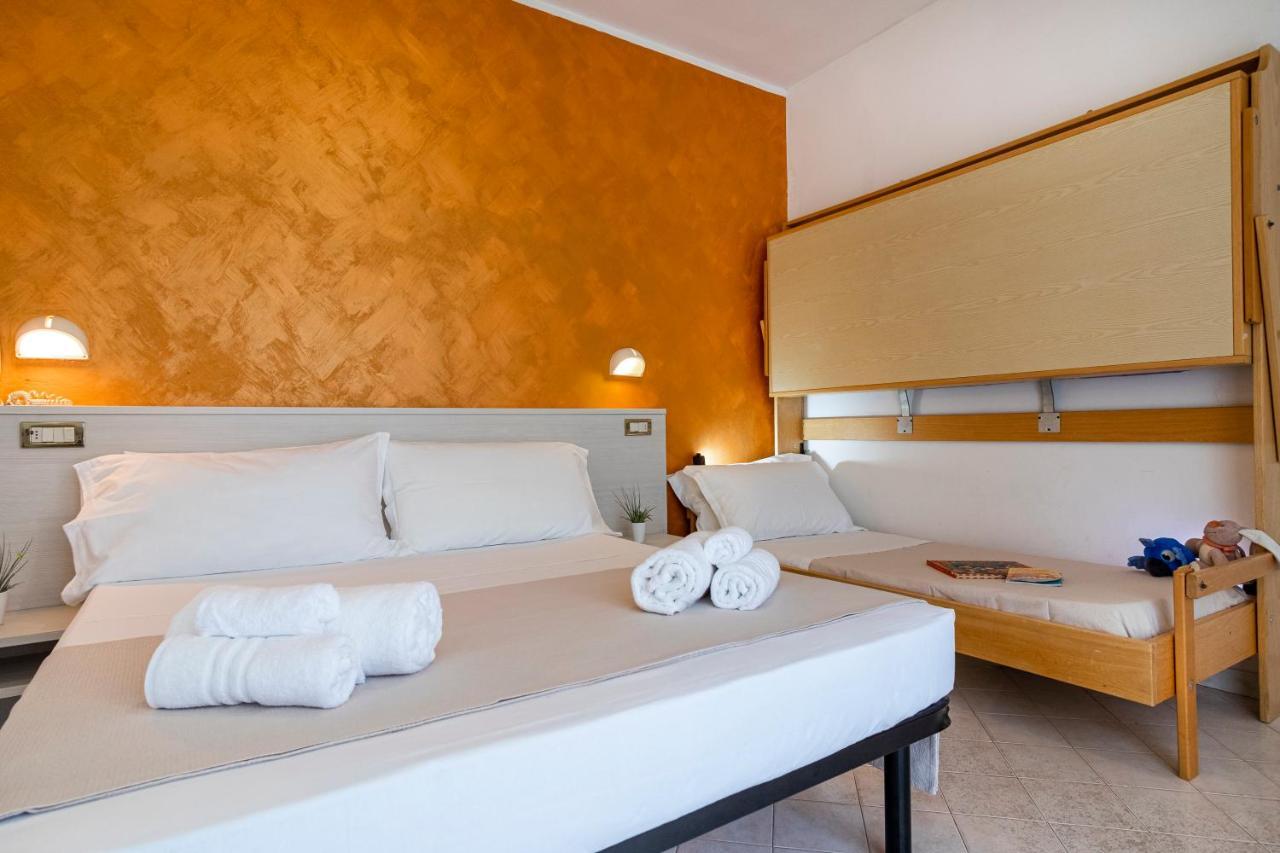Hotel Tre Rose Riccione Exterior foto